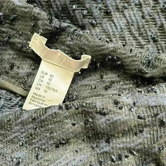 H&M Women’s Size 10 Textured Navy Blue and Black Bubble Knee Length Skirt - Picture 6 of 6